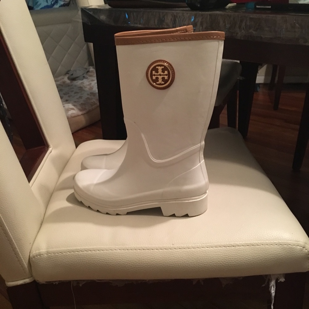 Tory Burch white rain boots size 6